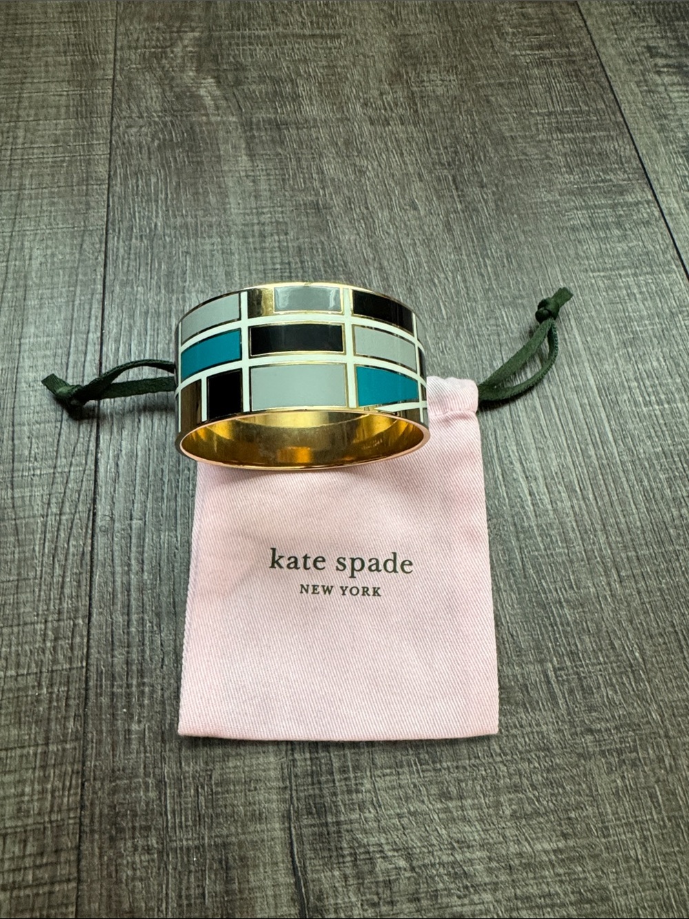 kate spade New York ABOUT TOWN idiom bangle.